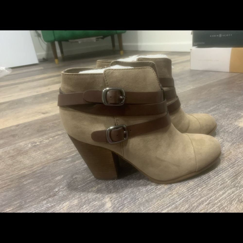 Need these gone. Too many shoes my wife has over 9 years and most don’t fit .